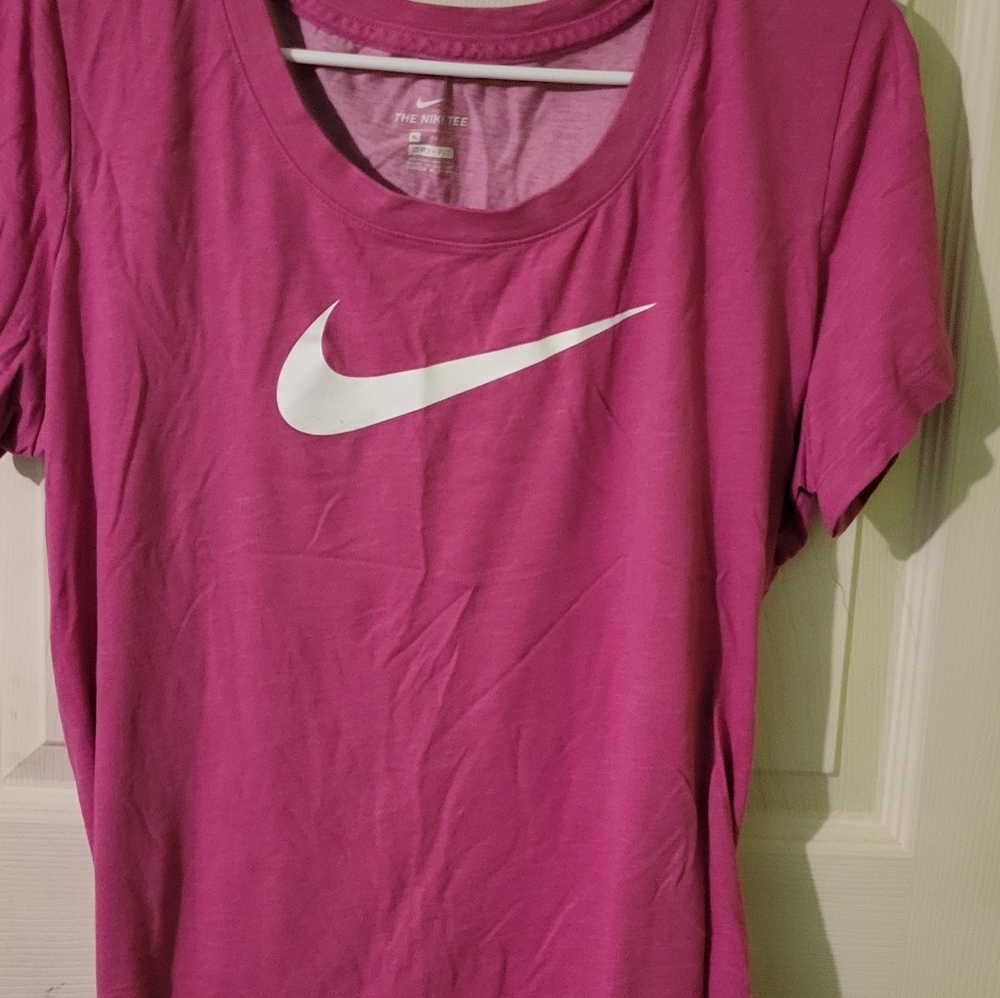 Nike top